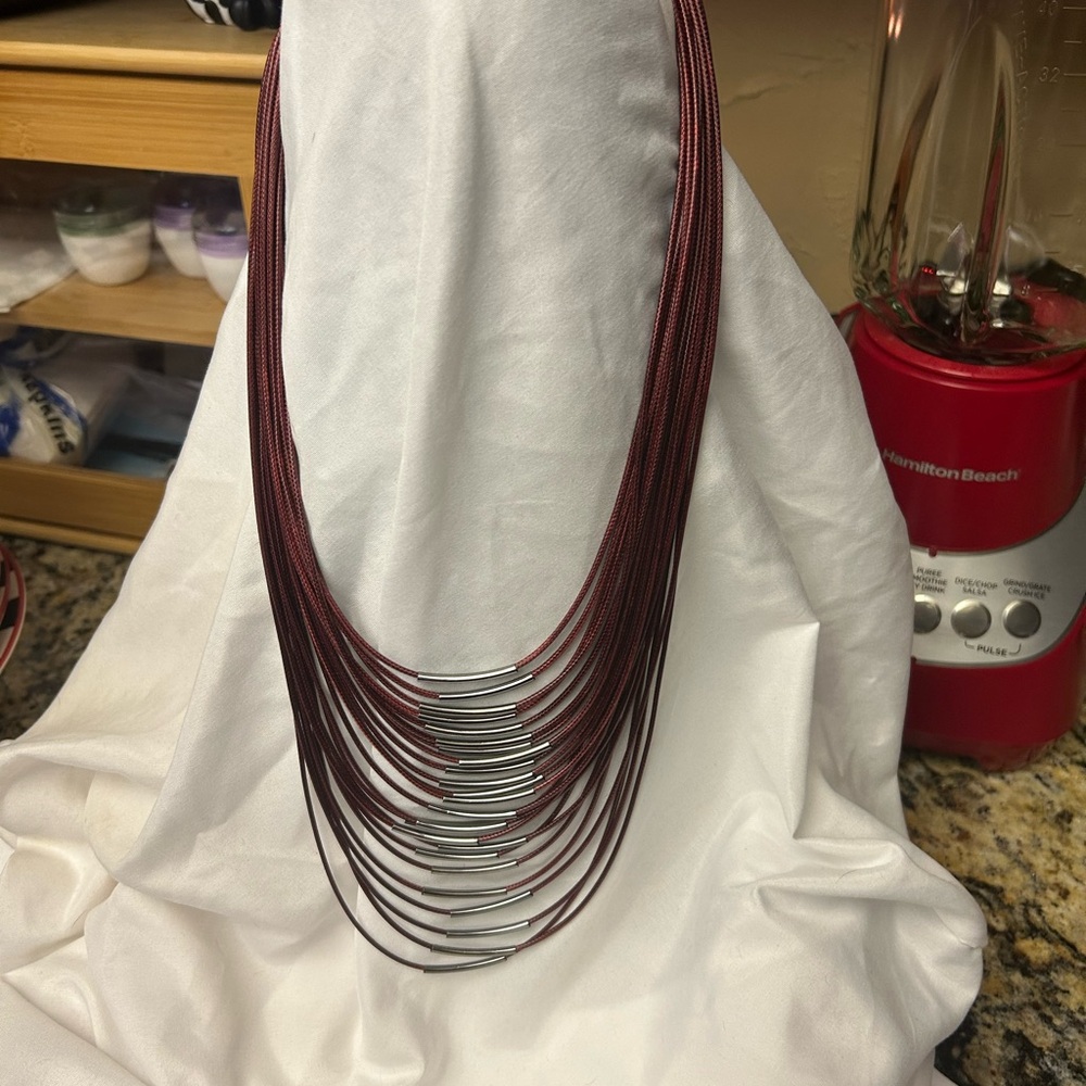 NWOT Paparazzi Elegant Maroon and Gunmetal Necklace